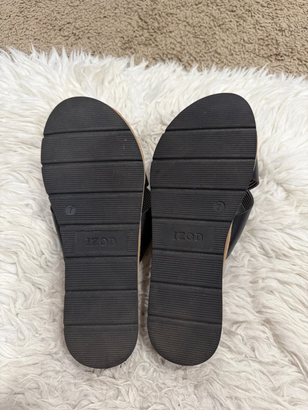 IZOD Women's Size 7 Alyssa Black Crisscross Strap Slide Slip On‎ Sandals